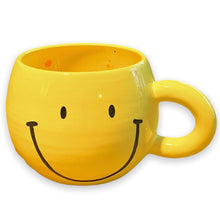 Load image into Gallery viewer, Smiley Mug
